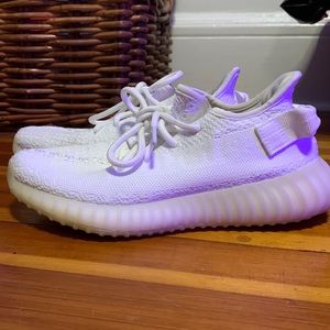 Yeezy Boost 350 Triple White